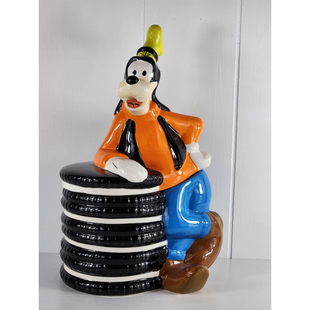 Goofy Cookie Jar Disney Ceramic Leaning on Sandwich Cookies Vintage Collectible